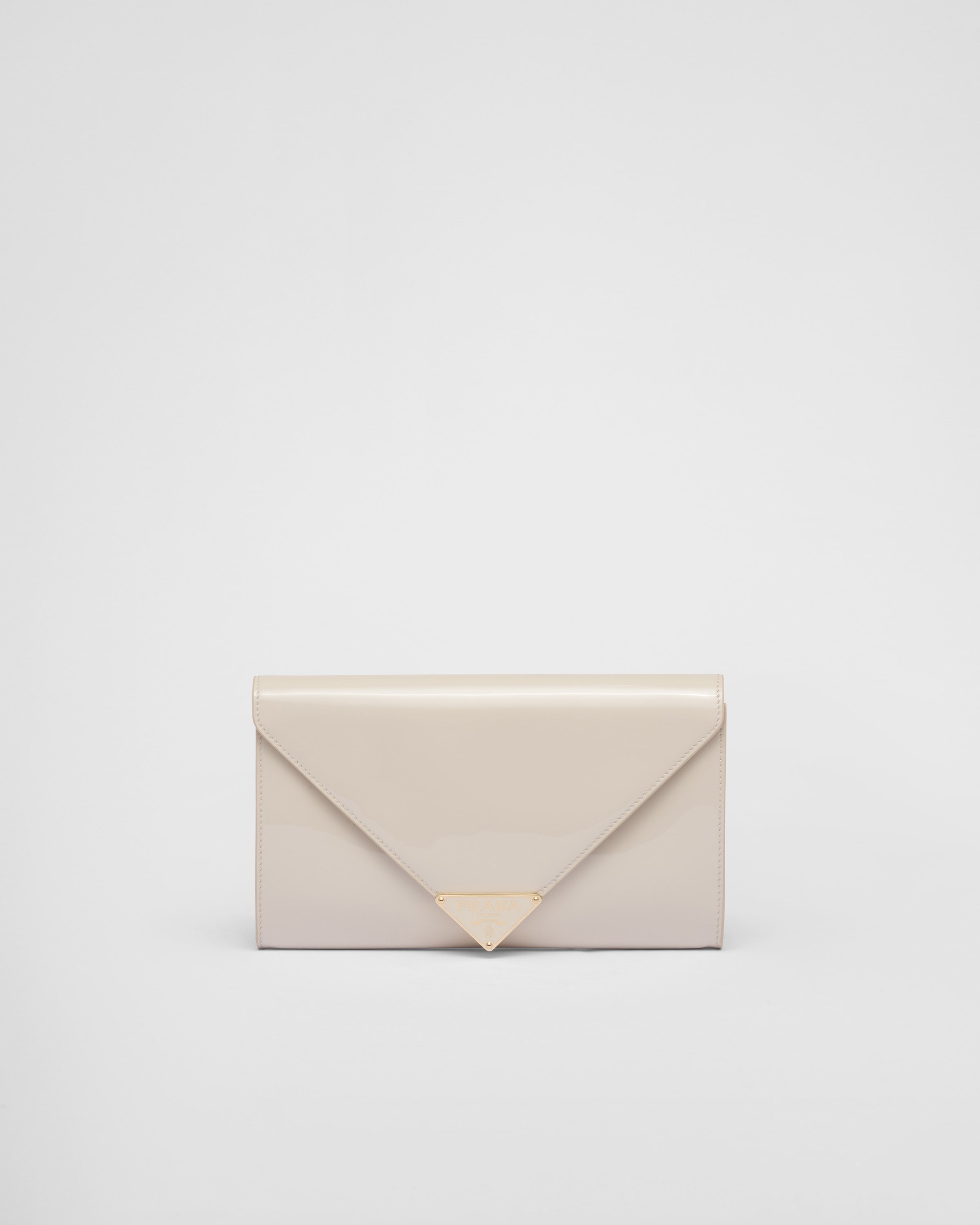 Мини-сумка из лакированной кожи Prada, белый
Мини-сумка из лакированной кожи Prada, белый