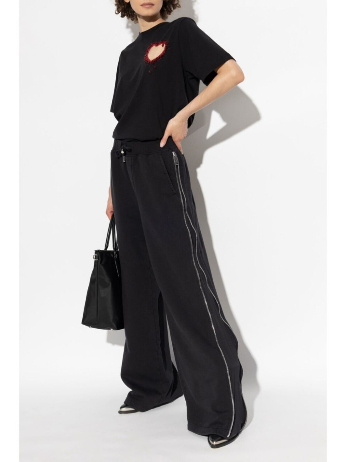 Dsquared2 dSQUARED2 брюки палаццо из хлопка с молнией по бокам, черный
Dsquared2 dSQUARED2 брюки палаццо из хлопка с молнией по бокам, черный