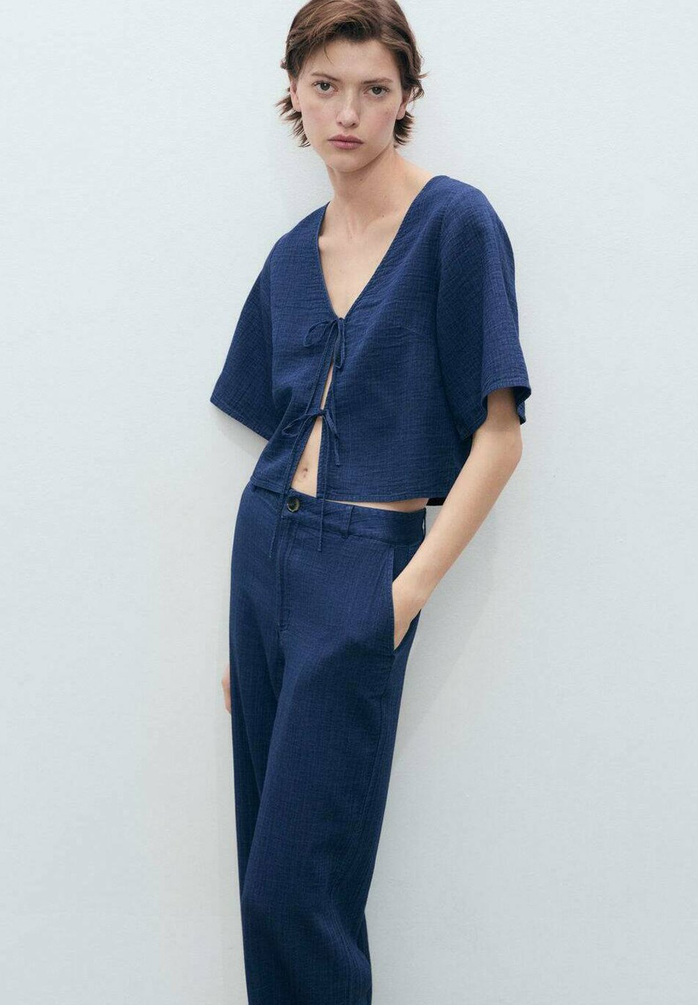 Брюки NAXOS Mango, темно-синий 
Брюки NAXOS Mango, темно-синий