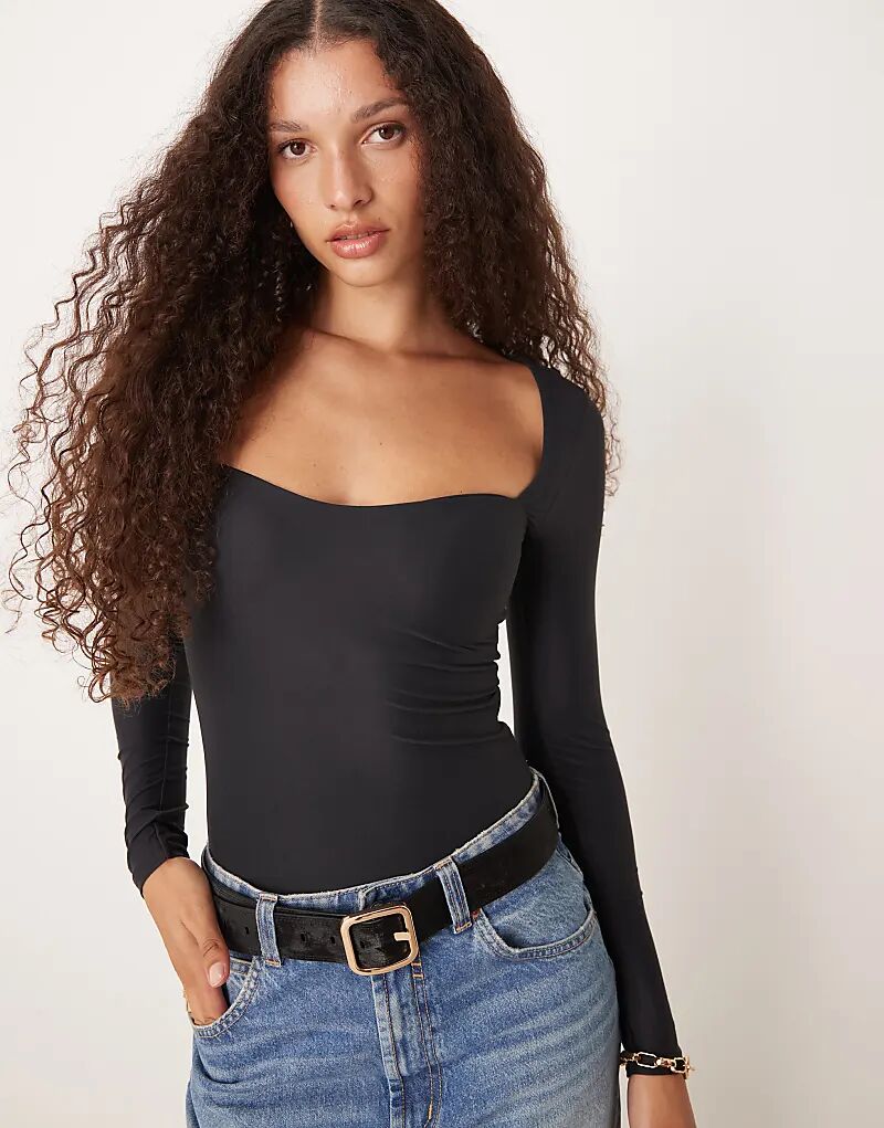 Лонгслив Abercrombie & Fitch с вырезом в форме сердца, длинными рукавами и бюстгальтером-вставкой, черный
Лонгслив Abercrombie & Fitch с вырезом в форме сердца, длинными рукавами и бюстгальтером-вставкой, черный