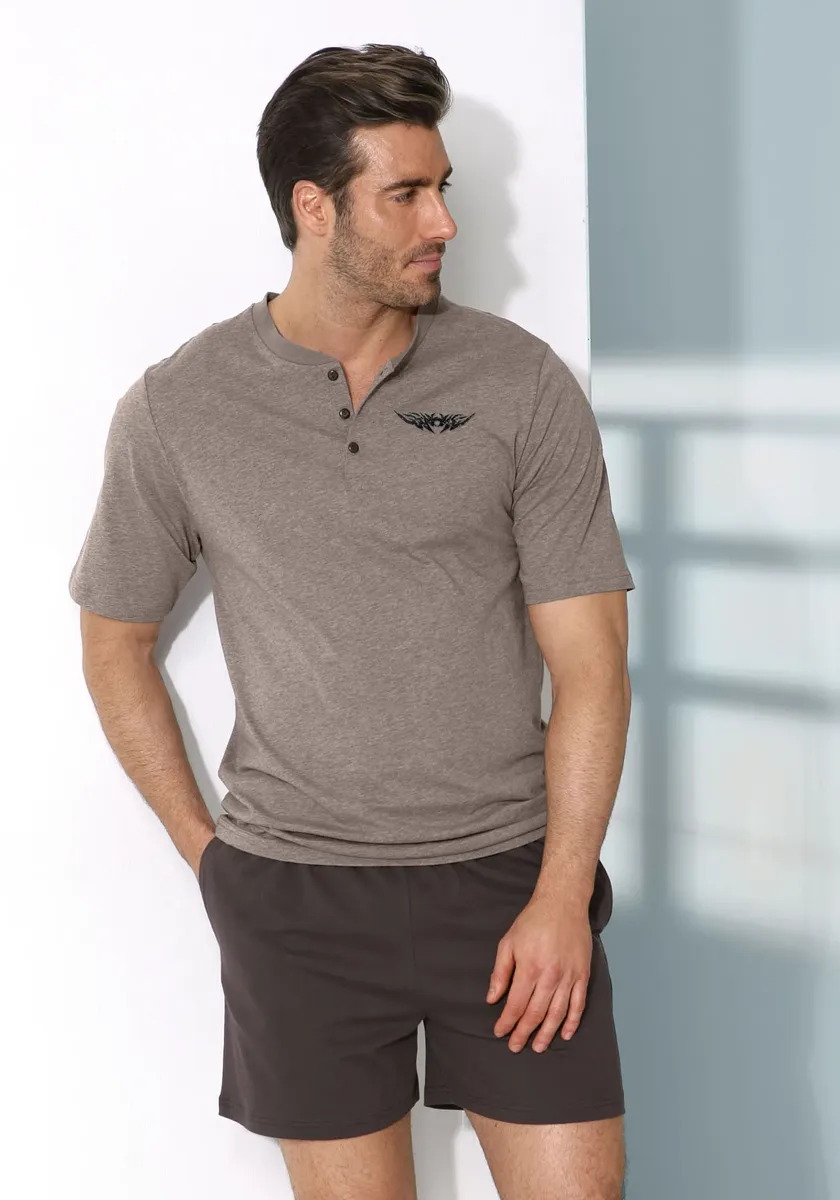 AUTHENTIC LE JOGGER Shorty "пижама мужские" (2 шт., 1 шт.), с планкой на пуговицах, коричневый
AUTHENTIC LE JOGGER Shorty "пижама мужские" (2 шт., 1 шт.), с планкой на пуговицах, коричневый