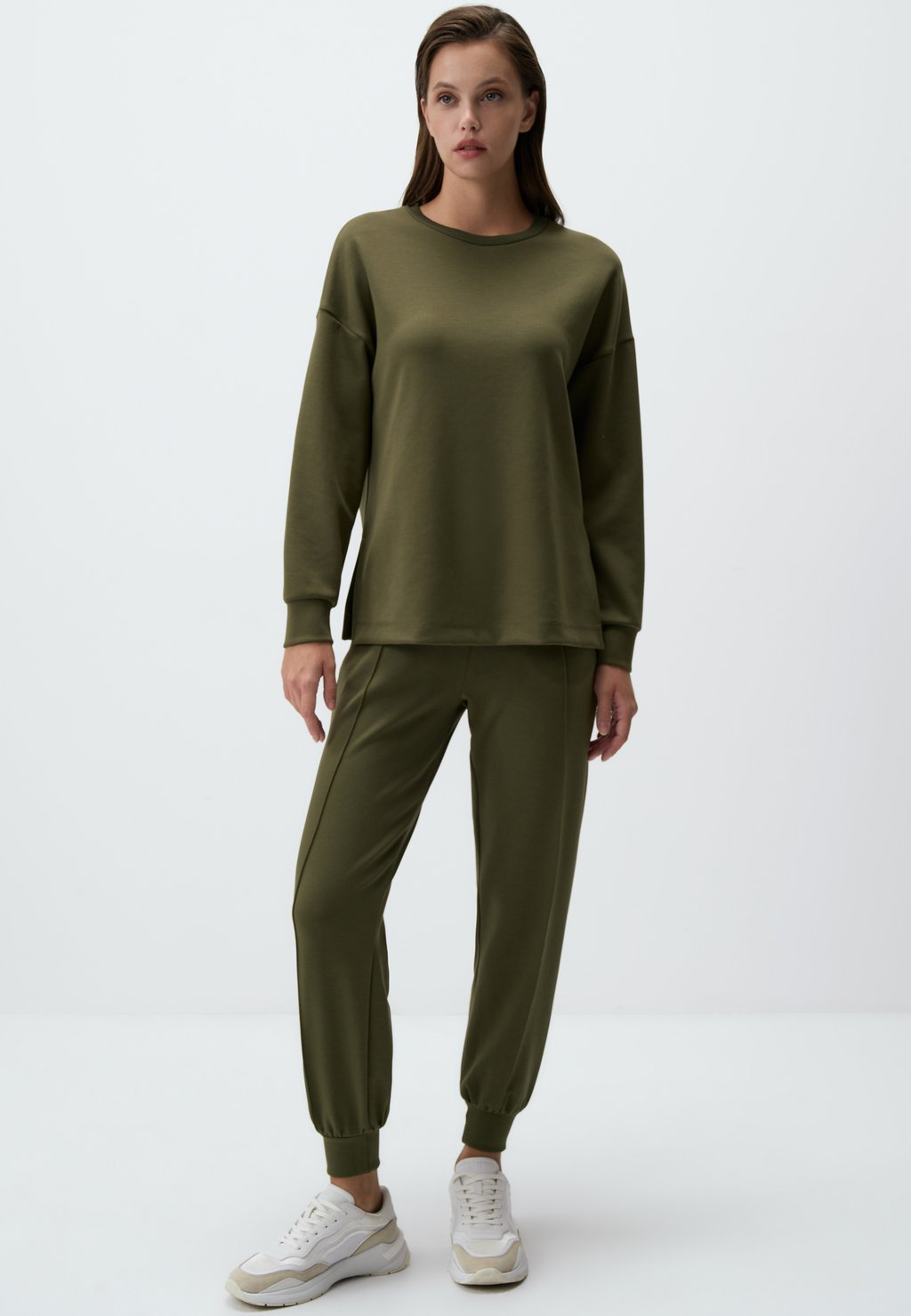 Толстовка CREW NECK LONG SLEEVED Jimmy Key, хаки
Толстовка CREW NECK LONG SLEEVED Jimmy Key, хаки