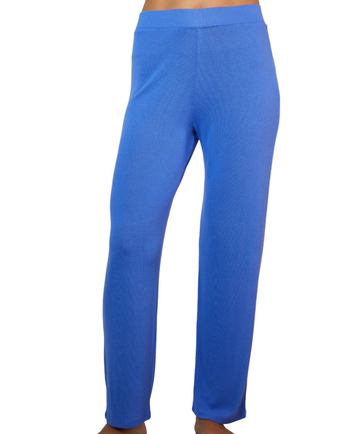 Твердые широкие брюки в Peri french kyss
Твердые широкие брюки в Peri french kyss