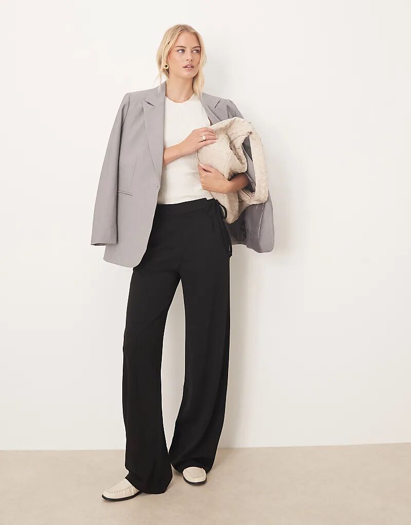 Широкие брюки JDY Tall с завязками, черного цвета
Широкие брюки JDY Tall с завязками, черного цвета