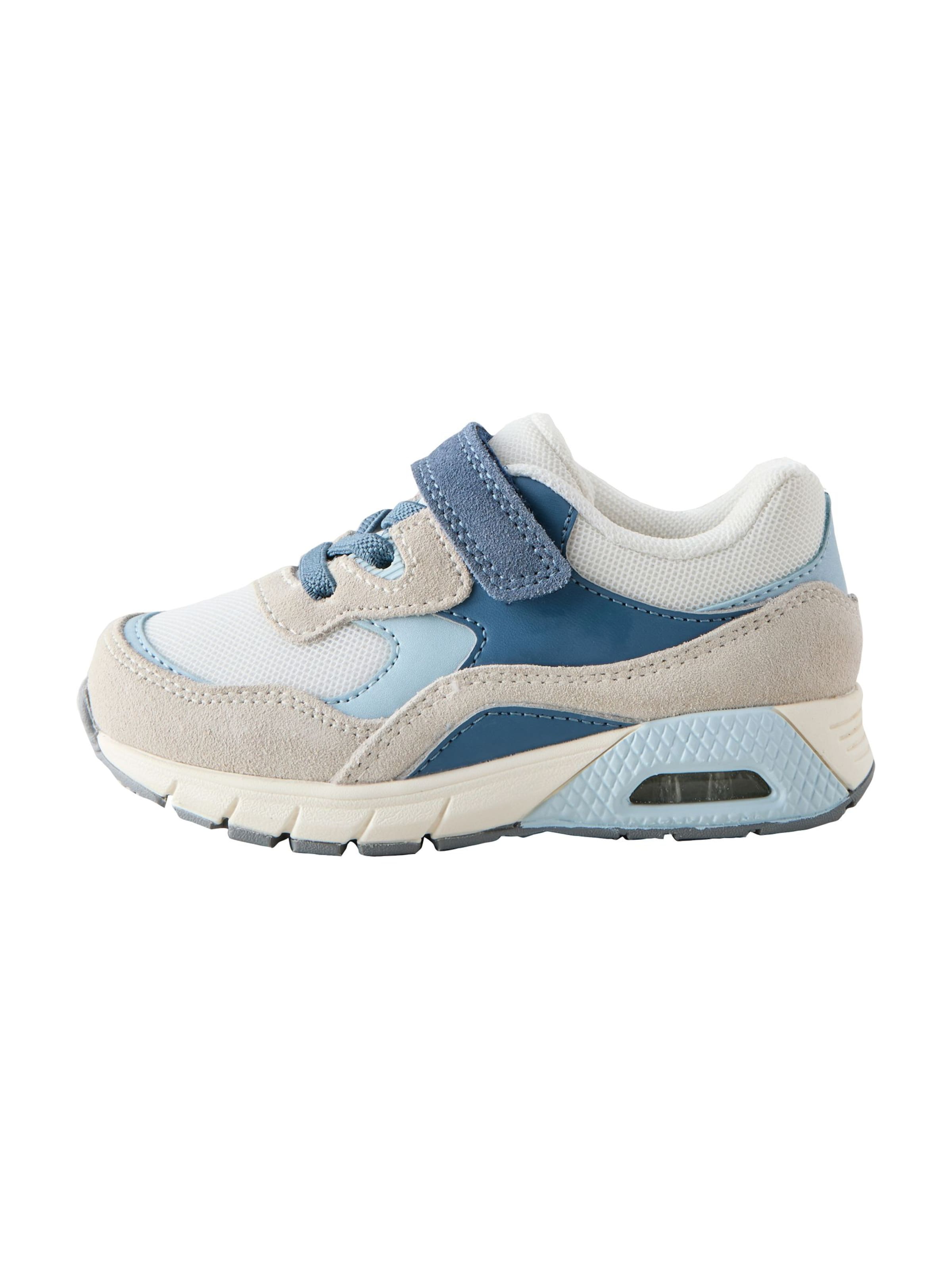 Next Кроссовки в цветах Navy, Light Blue, White, Off White
Next Кроссовки в цветах Navy, Light Blue, White, Off White