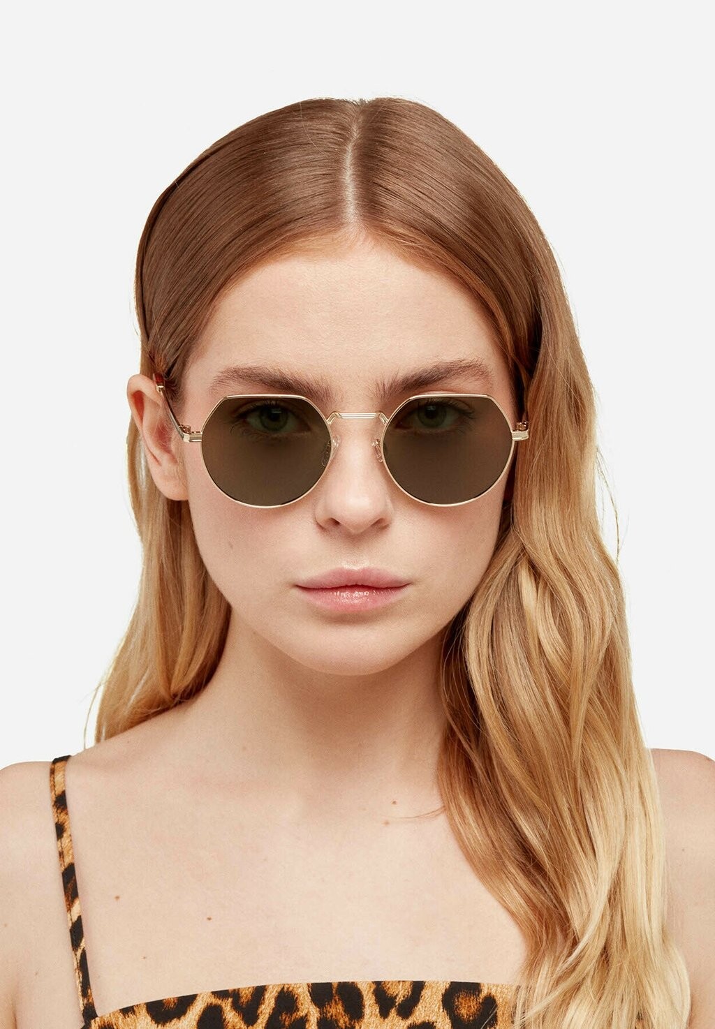 Солнцезащитные очки AURA POLARIZED Hawkers, цвет gold
Солнцезащитные очки AURA POLARIZED Hawkers, цвет gold