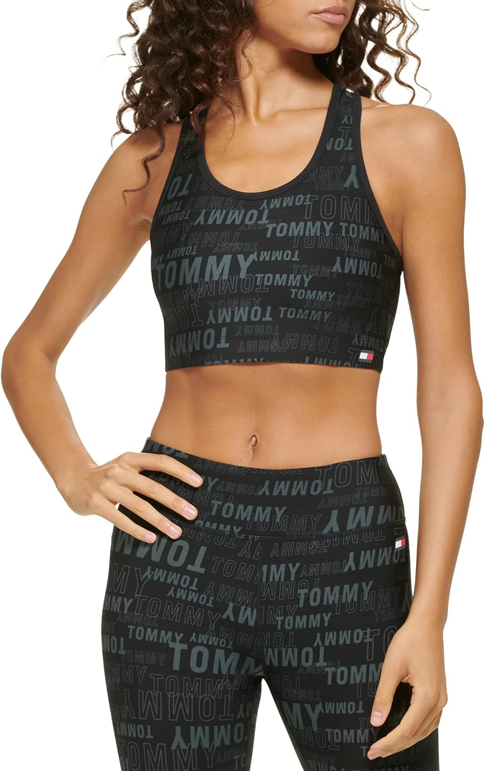 Женский спортивный бюстгальтер Tommy Hilfiger с круглым вырезом и цветными блоками, Black
Женский спортивный бюстгальтер Tommy Hilfiger с круглым вырезом и цветными блоками, Black