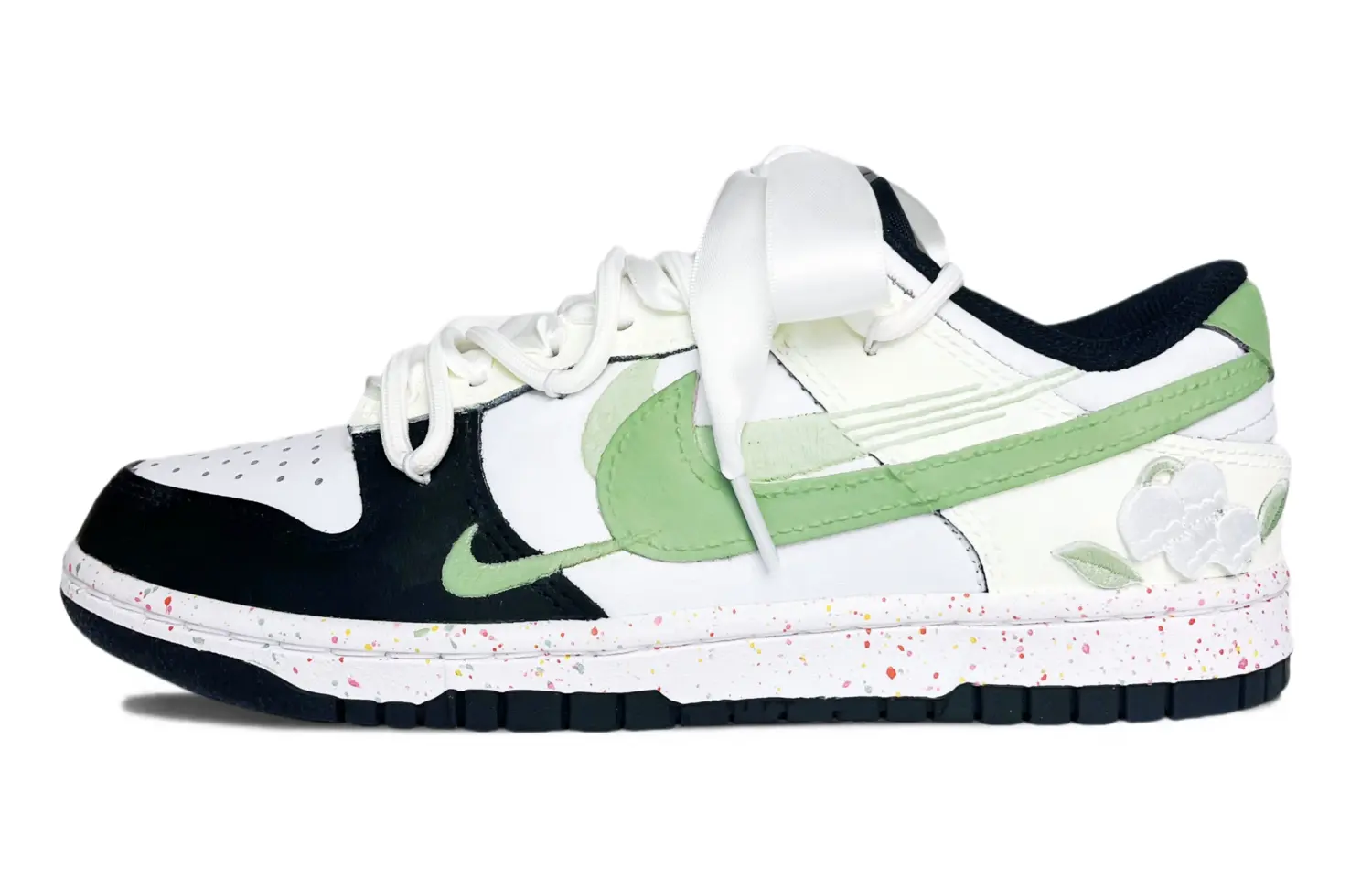 Кроссовки Nike Dunk Skateboarding Shoes Women's Low-top White/Black/Green/Yellow, светло-зеленый
Кроссовки Nike Dunk Skateboarding Shoes Women's Low-top White/Black/Green/Yellow, светло-зеленый