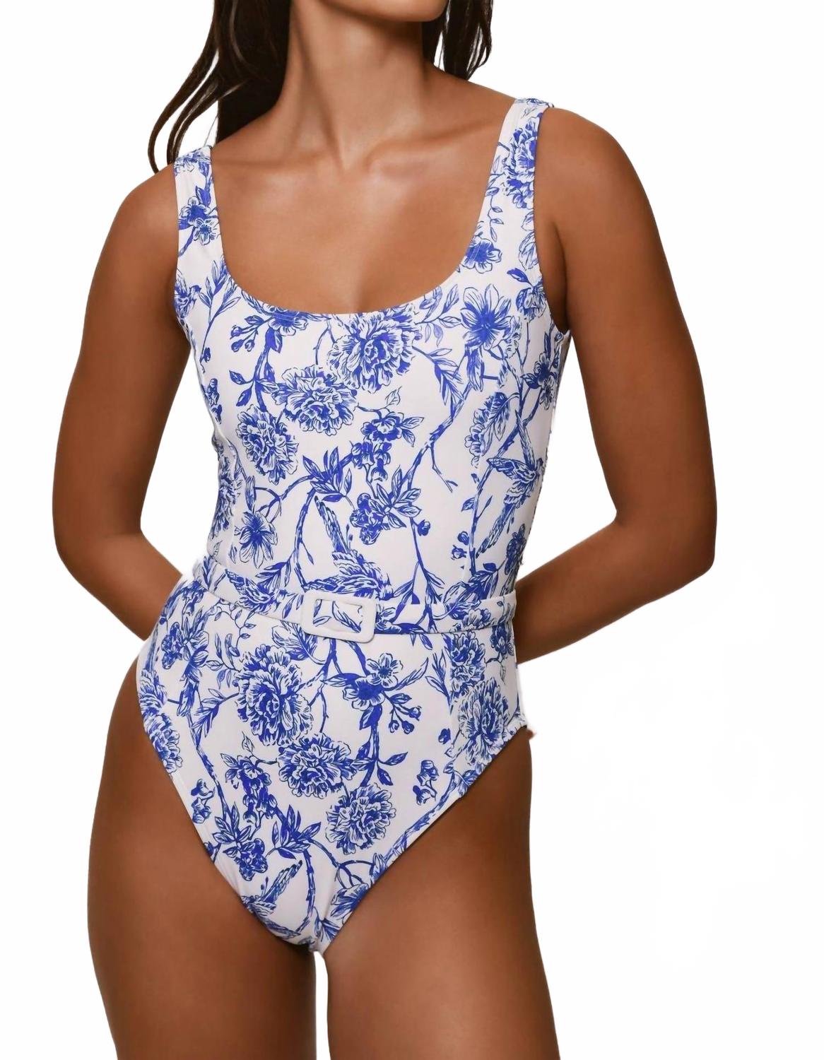 Файра Цельный комбинезон в синей китайской росписи Hutch
Файра Цельный комбинезон в синей китайской росписи Hutch