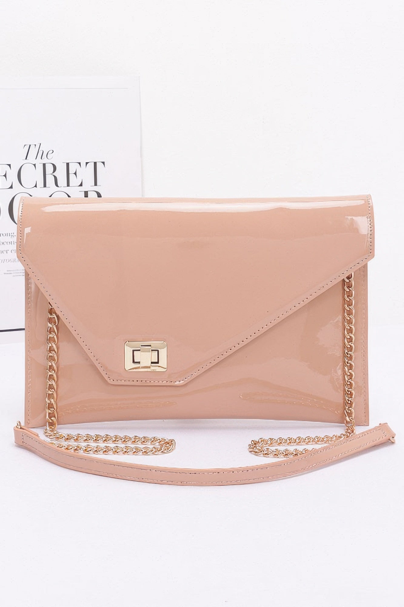 Эмалевый клатч-конверт FASHNZFAB, Nude
Эмалевый клатч-конверт FASHNZFAB, Nude