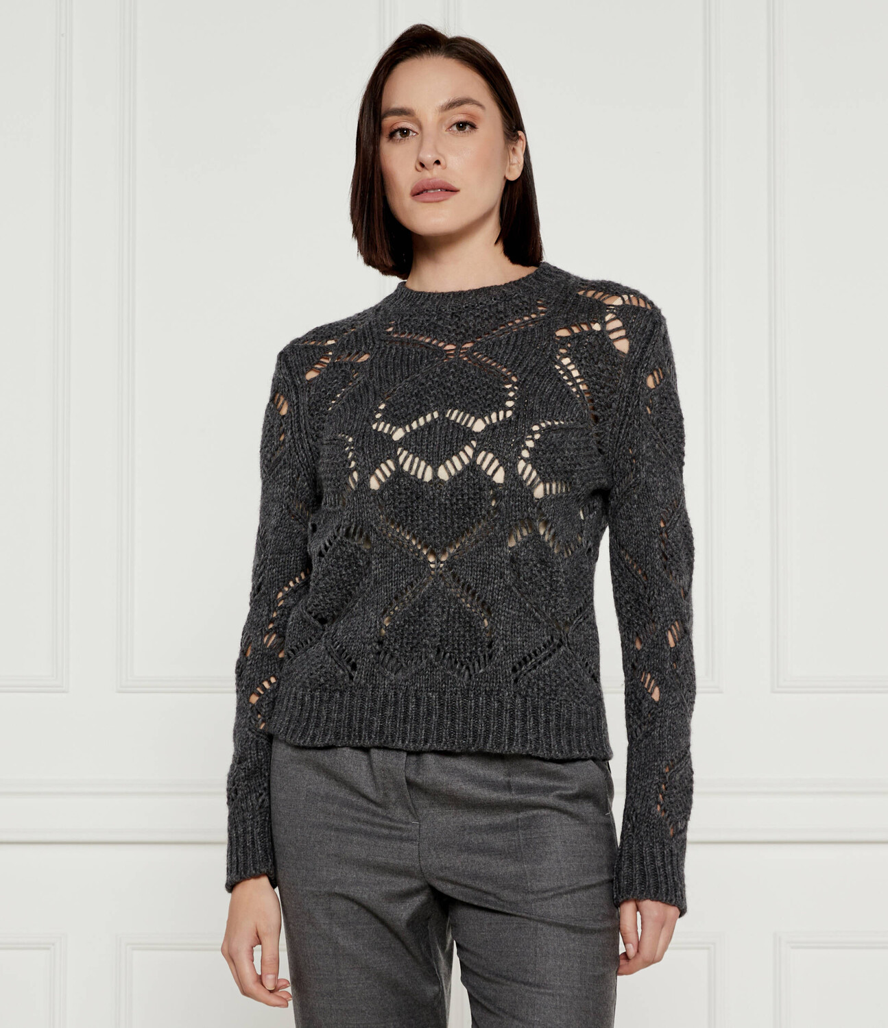 Свитер из шерсти Weekend MaxMara Regular Fit, цвет grafite
Свитер из шерсти Weekend MaxMara Regular Fit, цвет grafite