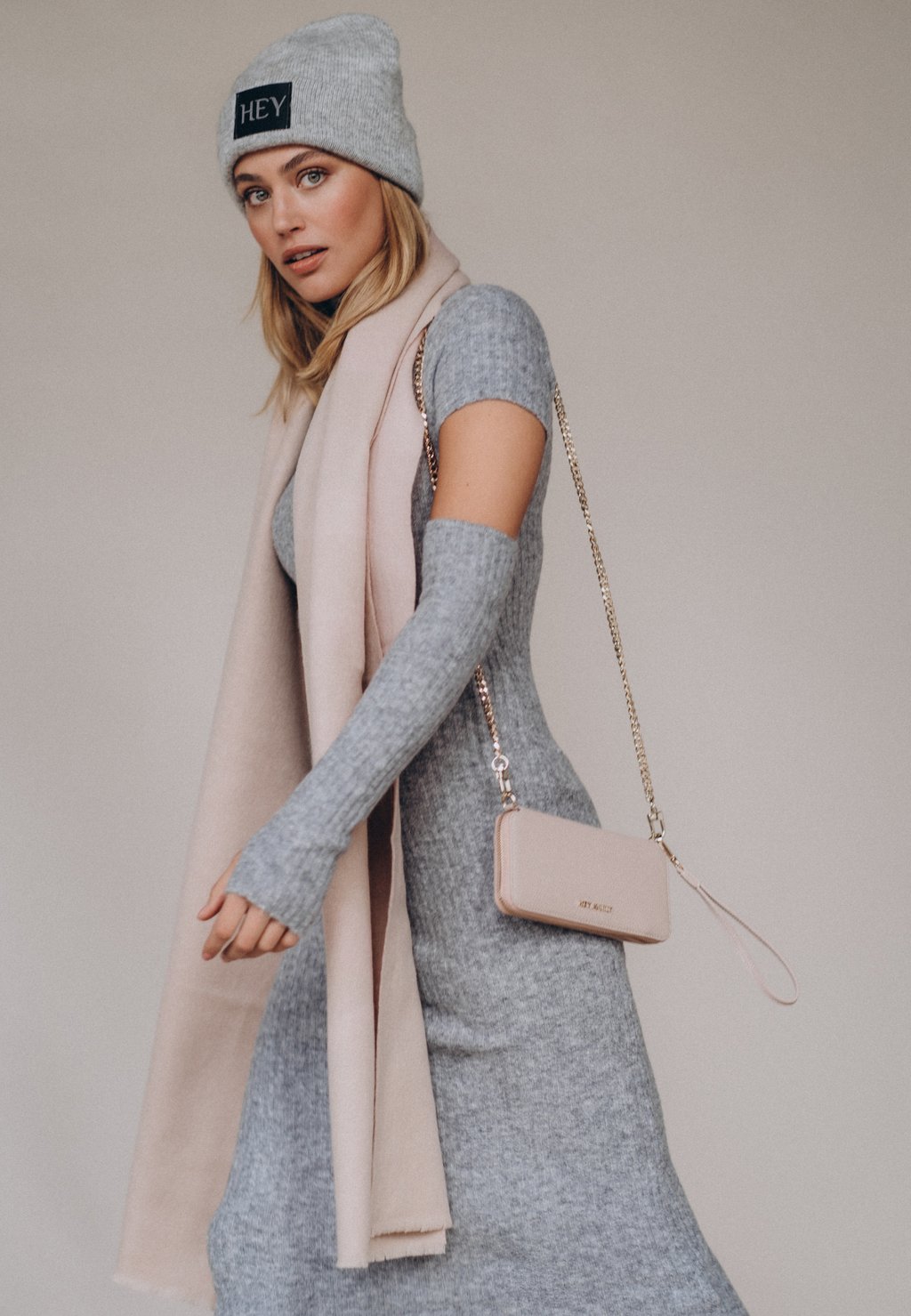 Шарф SIGNATURE Hey Marly, светло-розовый
Шарф SIGNATURE Hey Marly, светло-розовый