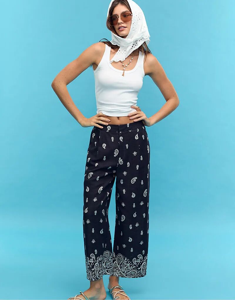 Льняные брюки-кюлоты Stradivarius Printed темно-синего цвета
Льняные брюки-кюлоты Stradivarius Printed темно-синего цвета