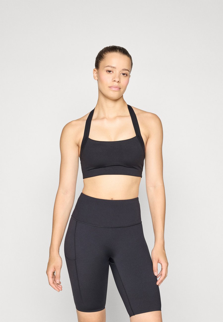 Бюстгальтер Stronger HALTERNECK BRA, Black
Бюстгальтер Stronger HALTERNECK BRA, Black