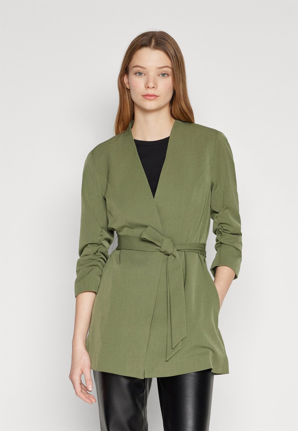 Блейзер Viher Long VILA, цвет leaf clover
Блейзер Viher Long VILA, цвет leaf clover