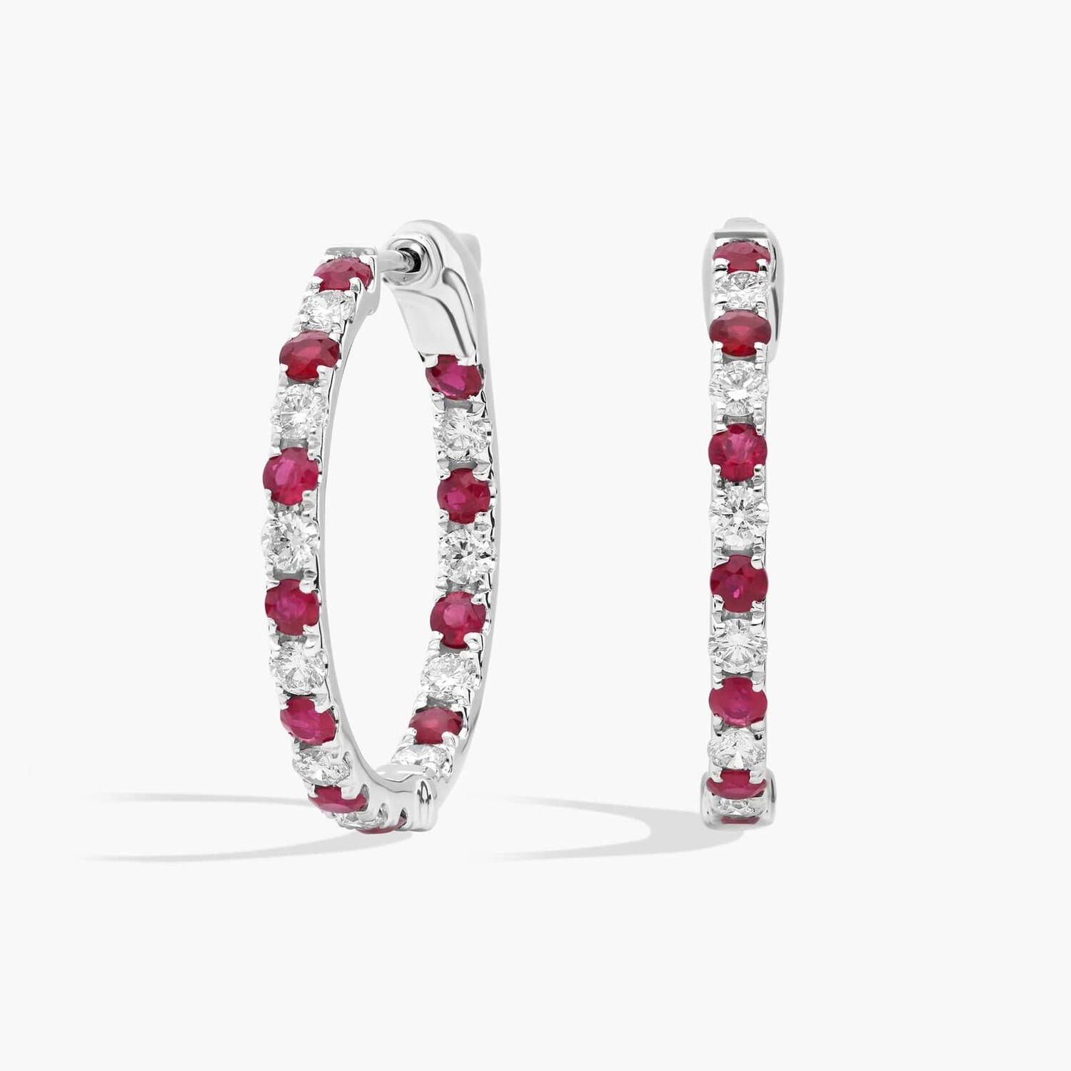 Круглые серьги-кольца с рубинами и бриллиантами, диаметр 3/4 дюйма, белое золото 14 карат Blue Nile
Круглые серьги-кольца с рубинами и бриллиантами, диаметр 3/4 дюйма, белое золото 14 карат Blue Nile