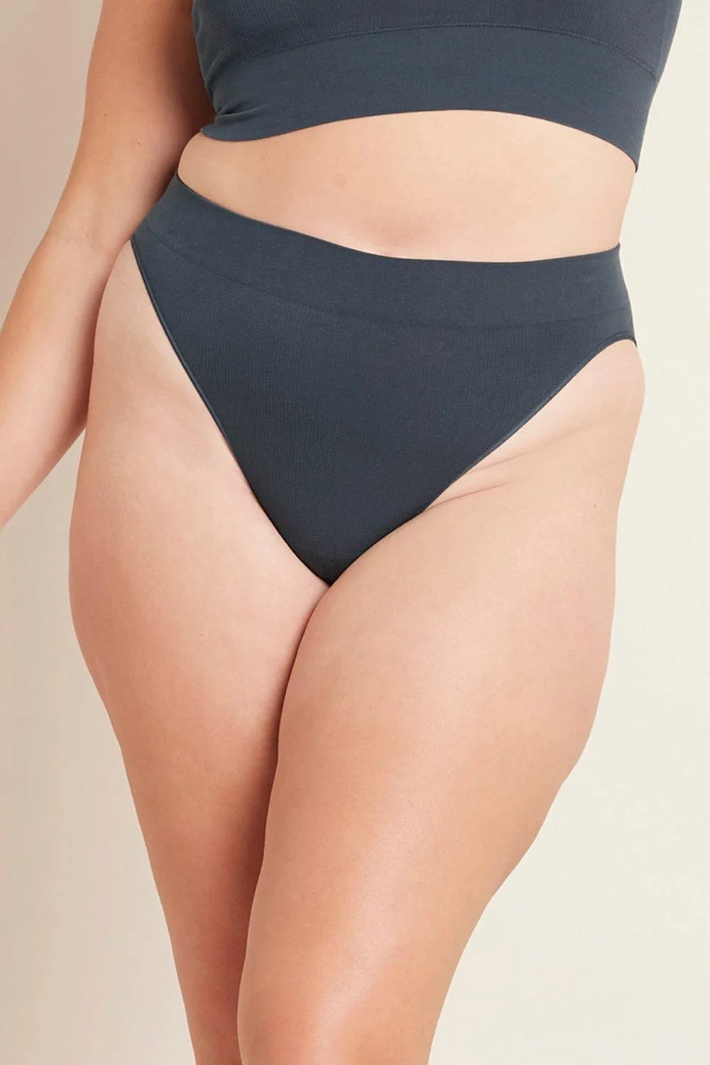 Трусы с высокой талией в рубчик из лиолита BOODY, темно-синий
Трусы с высокой талией в рубчик из лиолита BOODY, темно-синий