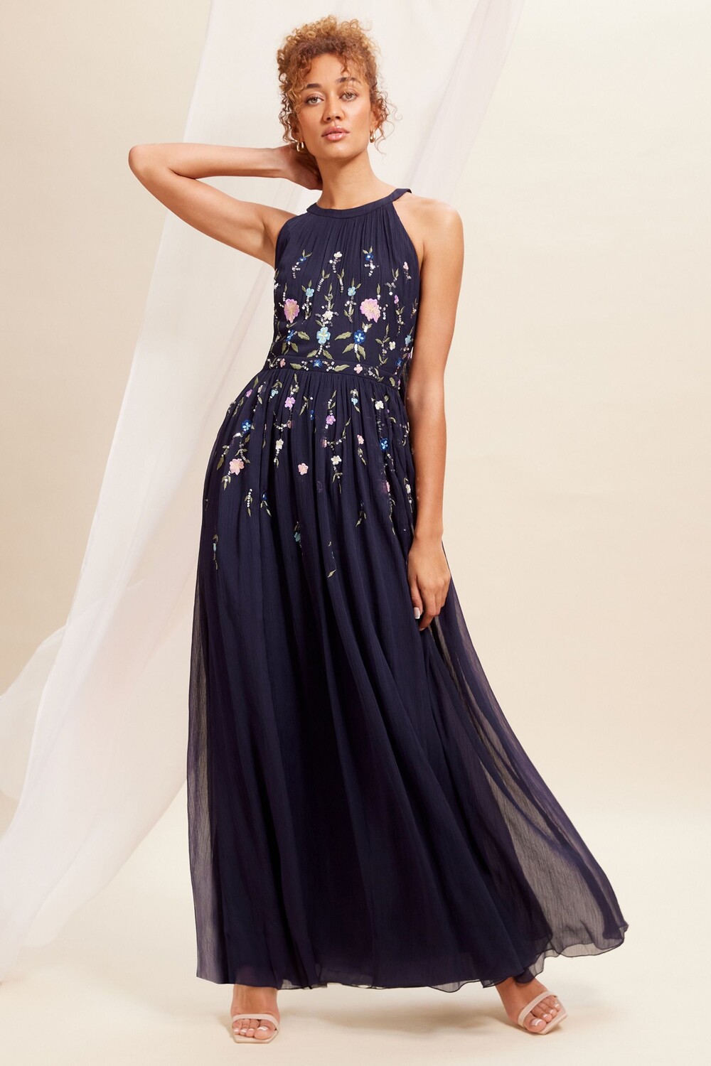 Шифоновое платье макси с вырезом бретельками Love & Roses, синий
Шифоновое платье макси с вырезом бретельками Love & Roses, синий