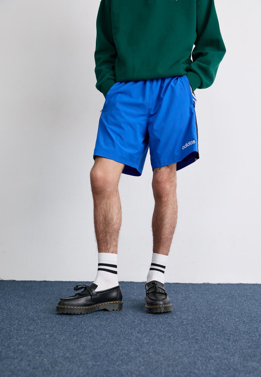 Шорты Adidas Originals Shorts, Blue
Шорты Adidas Originals Shorts, Blue