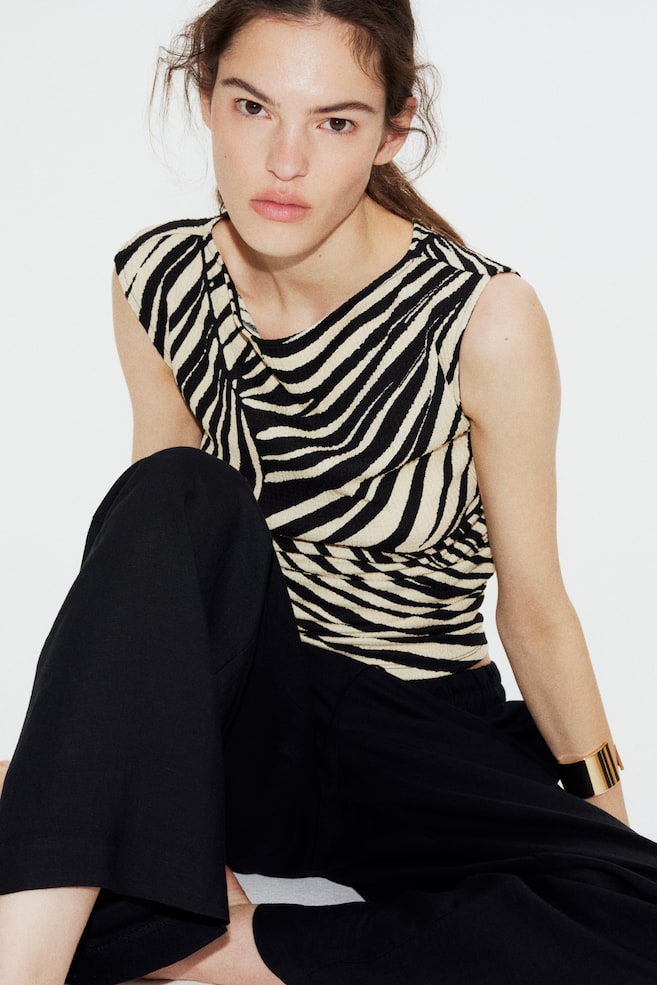 Трикотажный топ со структурой H&M, мультиколор
Трикотажный топ со структурой H&M, мультиколор