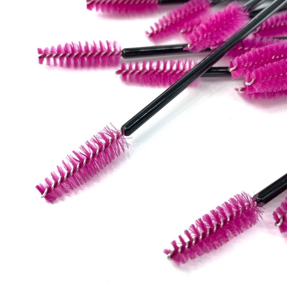 ForMe, щеточка для ресниц, ручка нейлон, черный, малиновая щетина (упаковка 50 шт.)
ForMe, щеточка для ресниц, ручка нейлон, черный, малиновая щетина (упаковка 50 шт.)