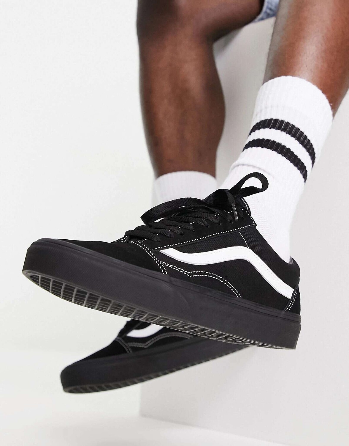 Кроссовки Vans Old Skool из черной замши с белой полоской по бокам, Черный, Кроссовки Vans Old Skool из черной замши с белой полоской по бокам
Кроссовки Vans Old Skool из черной замши с белой полоской по бокам, Черный, Кроссовки Vans Old Skool из черной замши с белой полоской по бокам