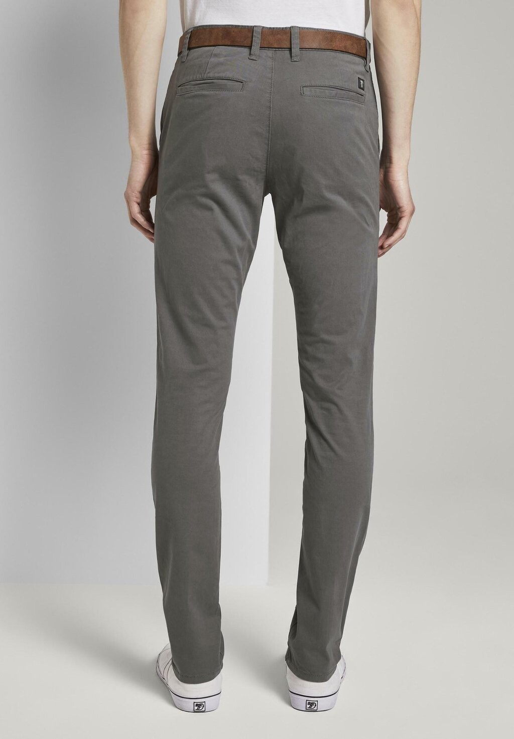 Чиносы ЧИНОСЫ SLIM FIT С ПОЯСОМ Tom Tailor, серый замок
Чиносы ЧИНОСЫ SLIM FIT С ПОЯСОМ Tom Tailor, серый замок