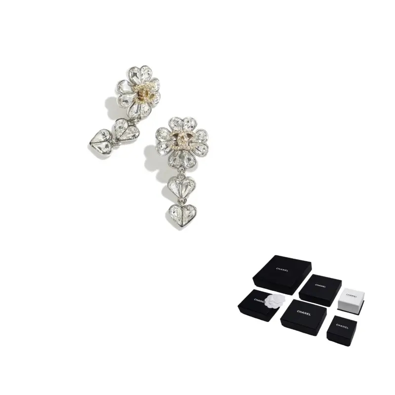 Серьги женские CHANEL
Серьги женские CHANEL