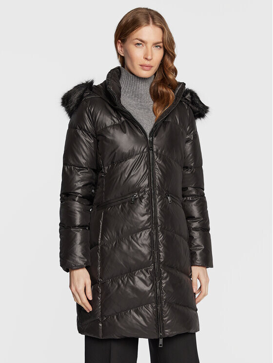 Пуховик стандартного кроя Calvin Klein, черный
Пуховик стандартного кроя Calvin Klein, черный