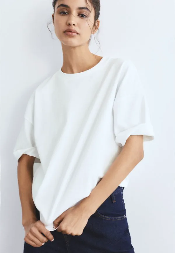 Базовая футболка оверсайз с коротким рукавом Pull&Bear, White, Белый, Базовая футболка оверсайз с коротким рукавом Pull&Bear, White
Базовая футболка оверсайз с коротким рукавом Pull&Bear, White, Белый, Базовая футболка оверсайз с коротким рукавом Pull&Bear, White