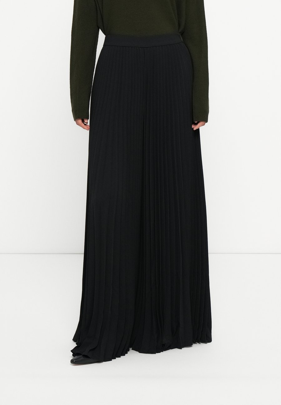 Брюки Ted Baker HARYX, Black
Брюки Ted Baker HARYX, Black