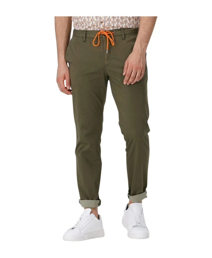 Брюки Чиносы в прыжке Alberto, зеленый
Брюки Чиносы в прыжке Alberto, зеленый