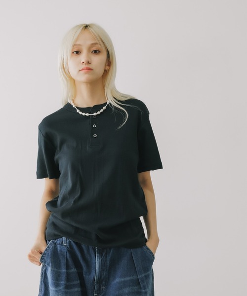 Футболка с коротким рукавом, бренд Miller Henry, цвет черный
Футболка с коротким рукавом, бренд Miller Henry, цвет черный