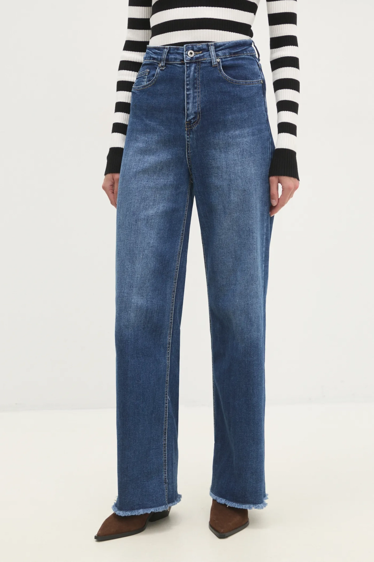 Джинсы Answear Lab, темно-синий
Джинсы Answear Lab, темно-синий