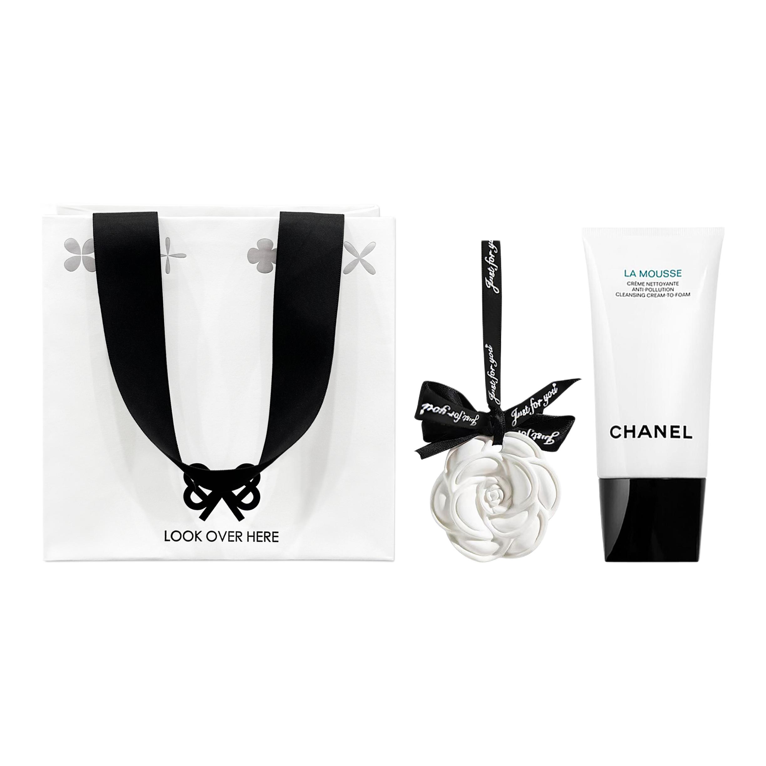 CHANEL Пенка для умывания Camellia Flower Soft Cleansing Foam, очищающее молочко, набор с ароматерапией и подарочной коробкой Luxury Box, 150 мл
CHANEL Пенка для умывания Camellia Flower Soft Cleansing Foam, очищающее молочко, набор с ароматерапией и подарочной коробкой Luxury Box, 150 мл