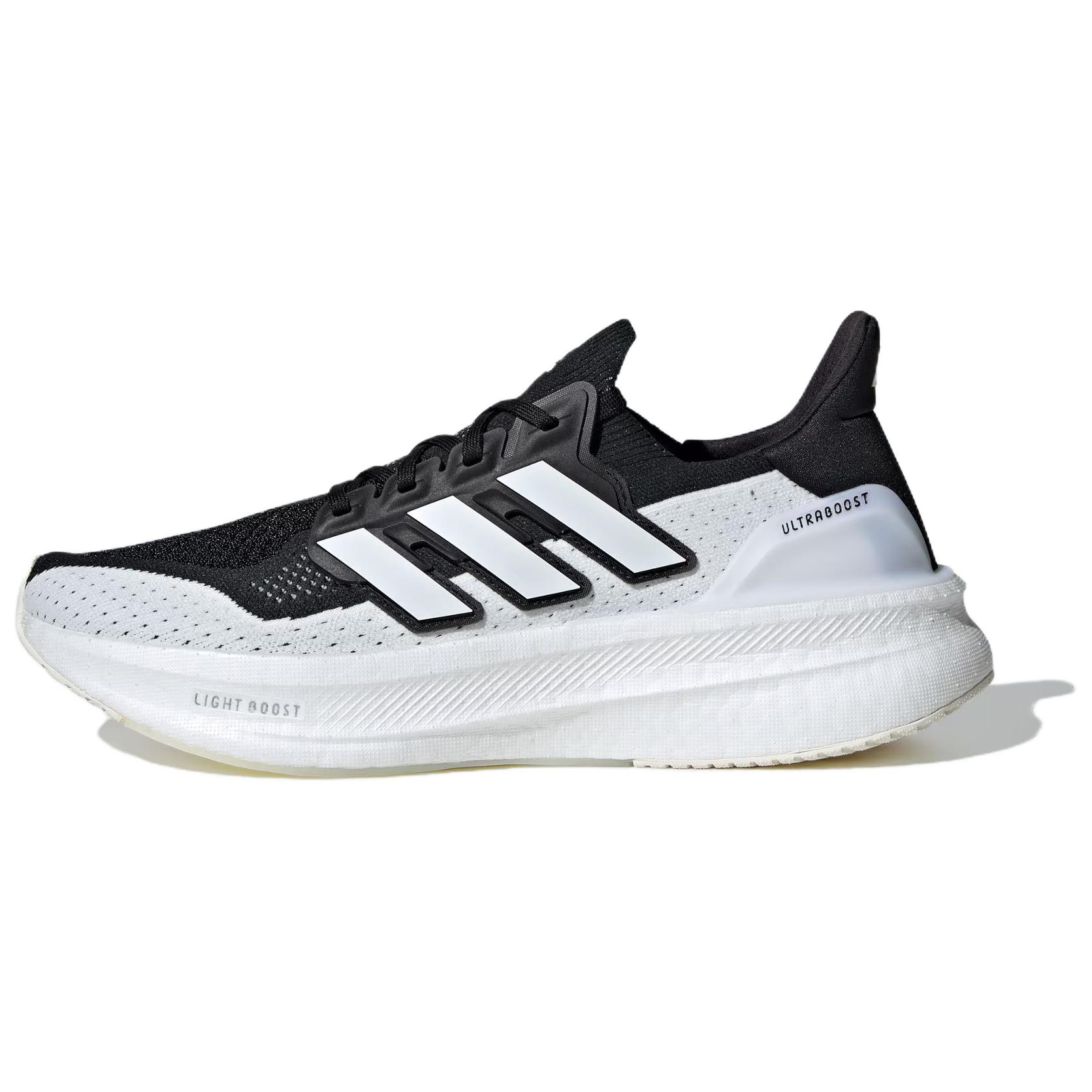 Adidas Ультрабуст 5 'Чёрный Белый' в цвете Black/White/Jade White, цвет Black/White/Jade White
Adidas Ультрабуст 5 'Чёрный Белый' в цвете Black/White/Jade White, цвет Black/White/Jade White