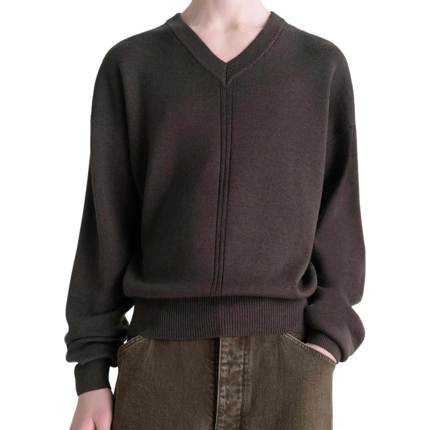 Джемпер с v-образным вырезом Lemaire, Dark Cocoa
Джемпер с v-образным вырезом Lemaire, Dark Cocoa