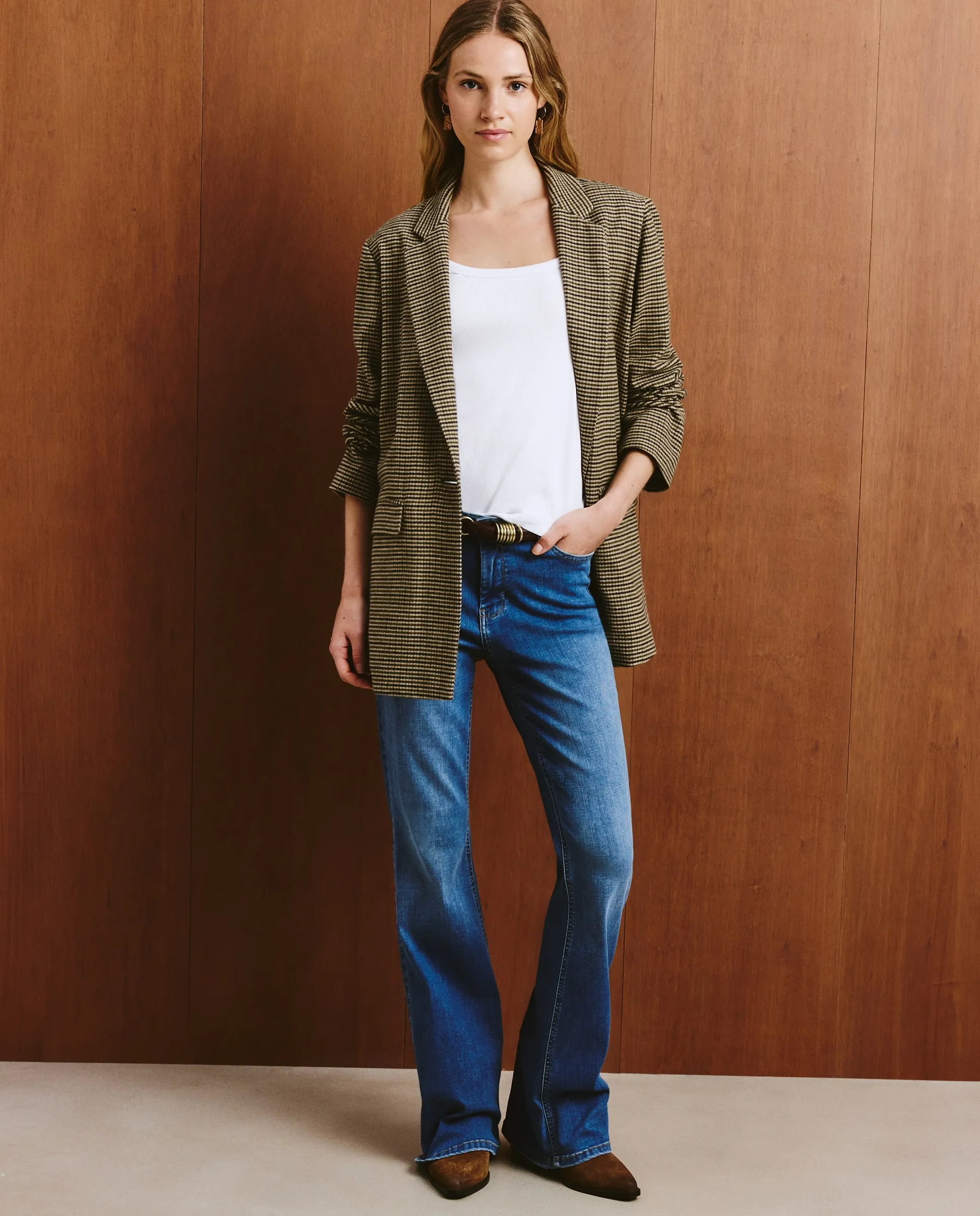 Женский офисный блейзер Southern Cotton, коричневый
Женский офисный блейзер Southern Cotton, коричневый