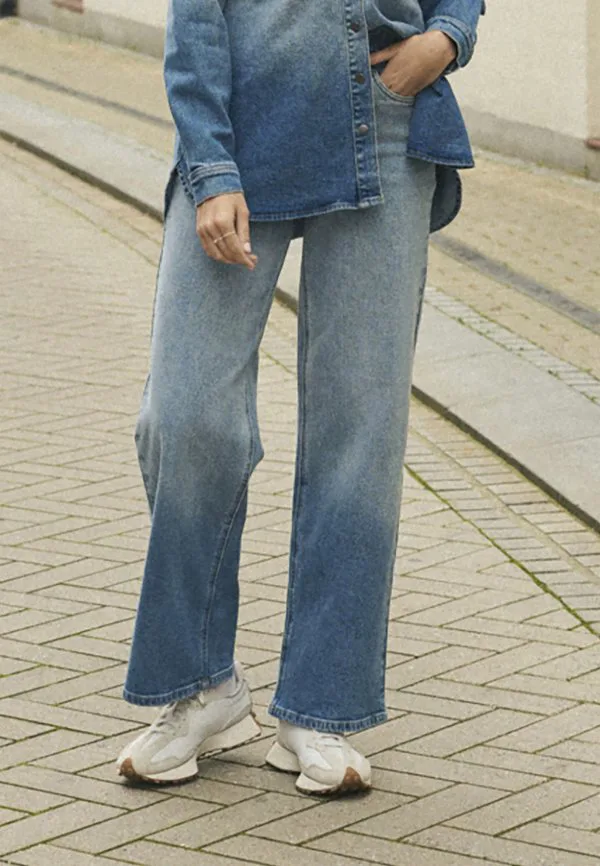 Джинсы kamiala hw свободного кроя Kaffe, Light Blue Denim Ombre
Джинсы kamiala hw свободного кроя Kaffe, Light Blue Denim Ombre