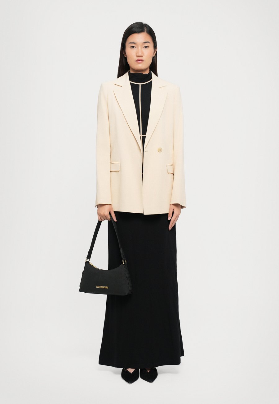 Сумка Love Moschino BUCKLED, Black
Сумка Love Moschino BUCKLED, Black