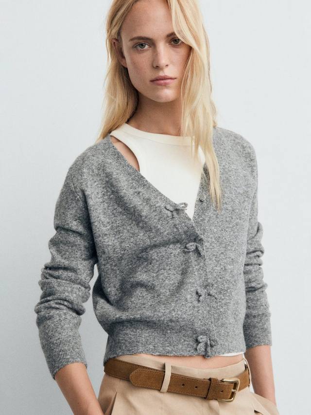 Кардиган Lady Fine V-образного выреза из шерстяной смеси Mango, Medium Grey
Кардиган Lady Fine V-образного выреза из шерстяной смеси Mango, Medium Grey
