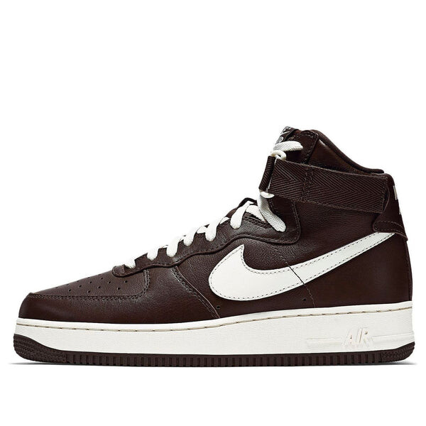 Кроссовки air force 1 hi retro qs Nike, коричневый
Кроссовки air force 1 hi retro qs Nike, коричневый