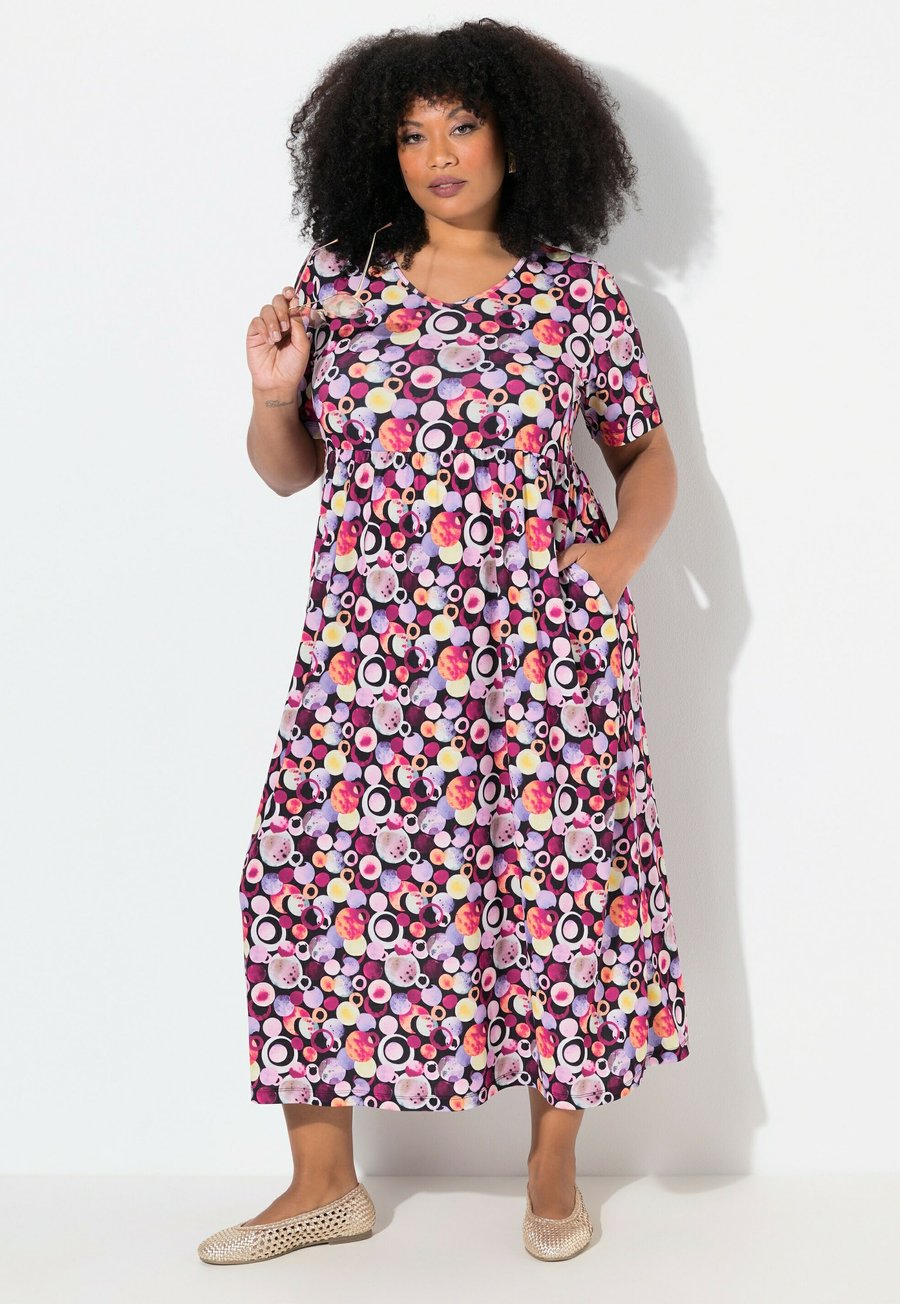 Платье Ulla Popken BUBBLE MATTE SHORT SLEEVE V-NECK, Black
Платье Ulla Popken BUBBLE MATTE SHORT SLEEVE V-NECK, Black