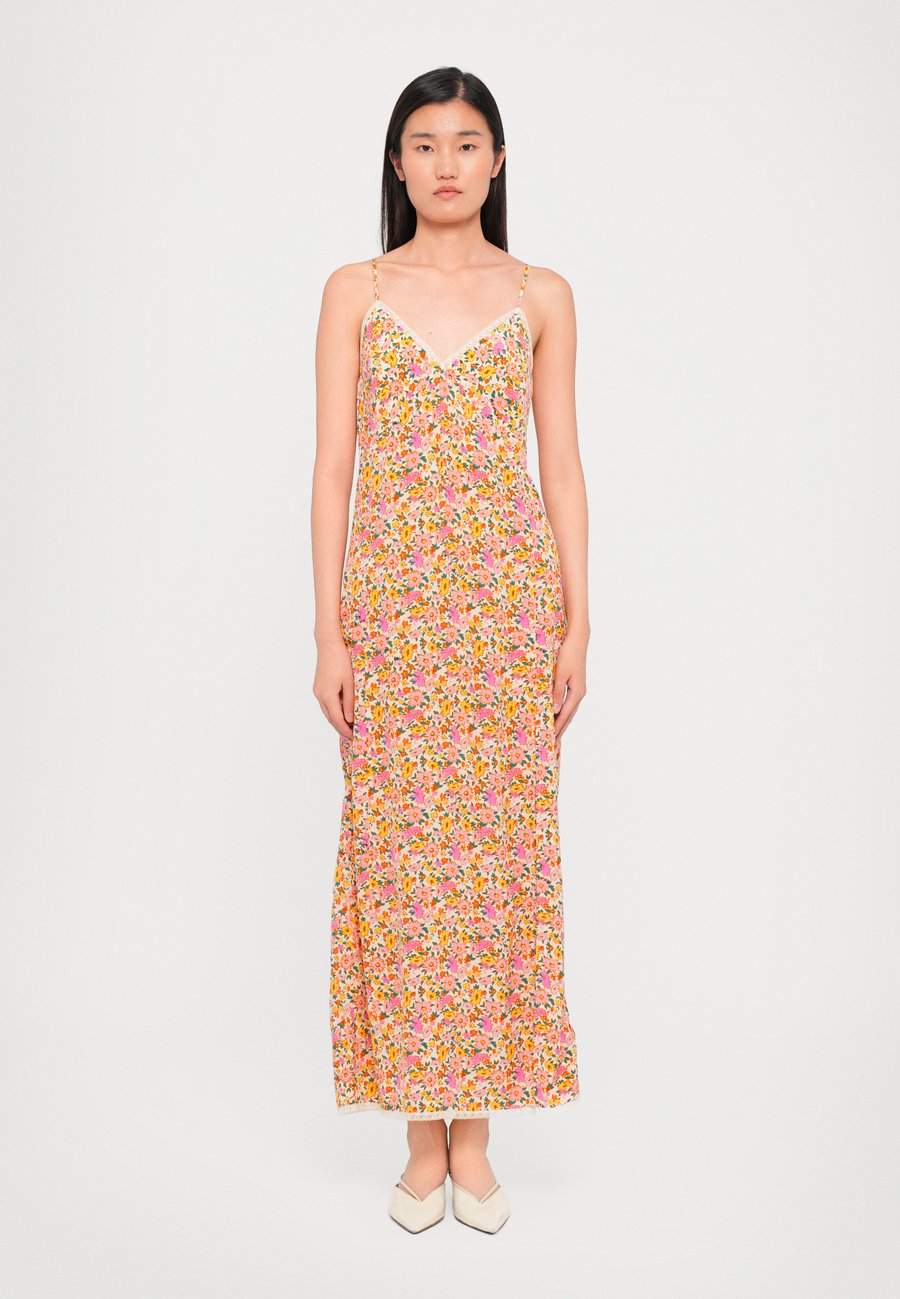 Платье Zadig & Voltaire RAMELIL SOFT, Ecru/Beige
Платье Zadig & Voltaire RAMELIL SOFT, Ecru/Beige