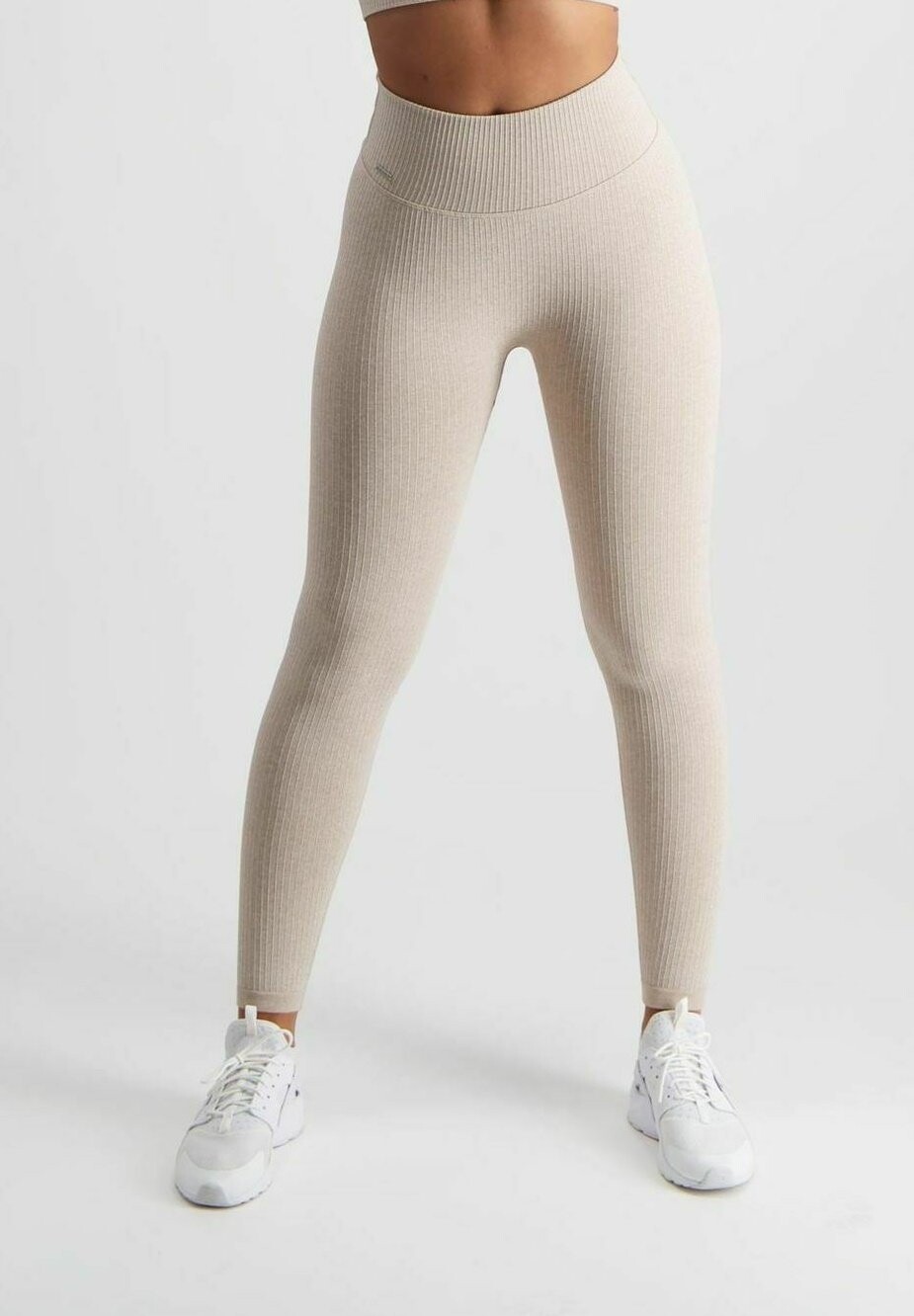 Леггинсы RIBBED SEAMLESS aim’n, цвет beige
Леггинсы RIBBED SEAMLESS aim’n, цвет beige