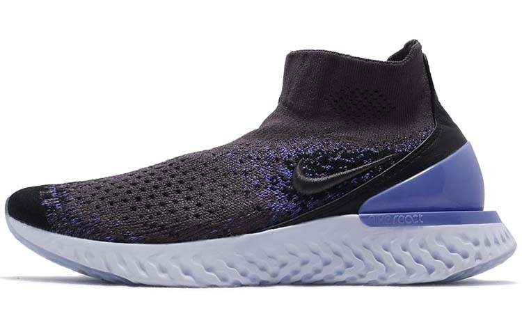 Nike Кроссовки для женщин
Nike Кроссовки для женщин