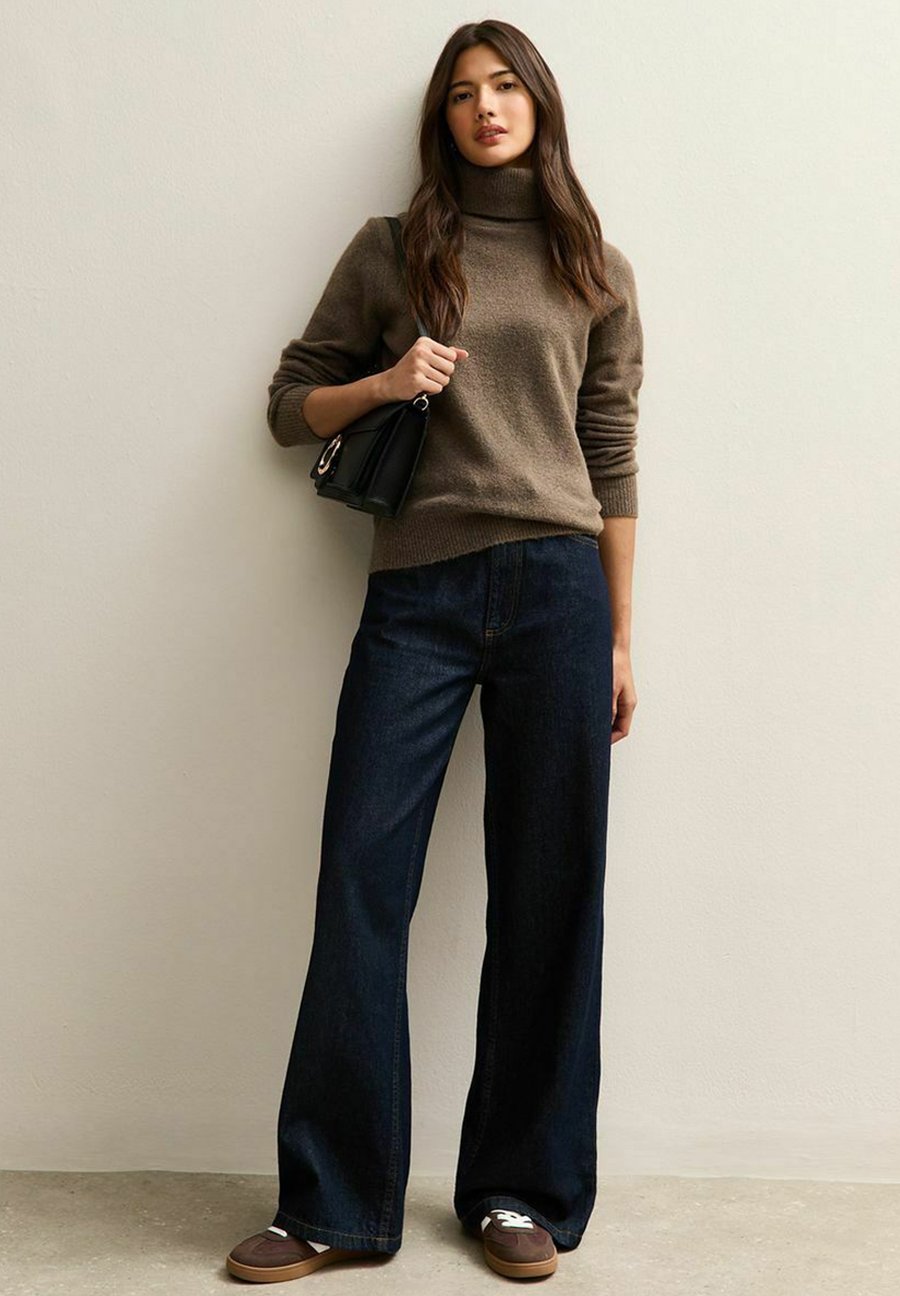 Джемпер New Look DARK ROLL NECK, Mink/Taupe
Джемпер New Look DARK ROLL NECK, Mink/Taupe