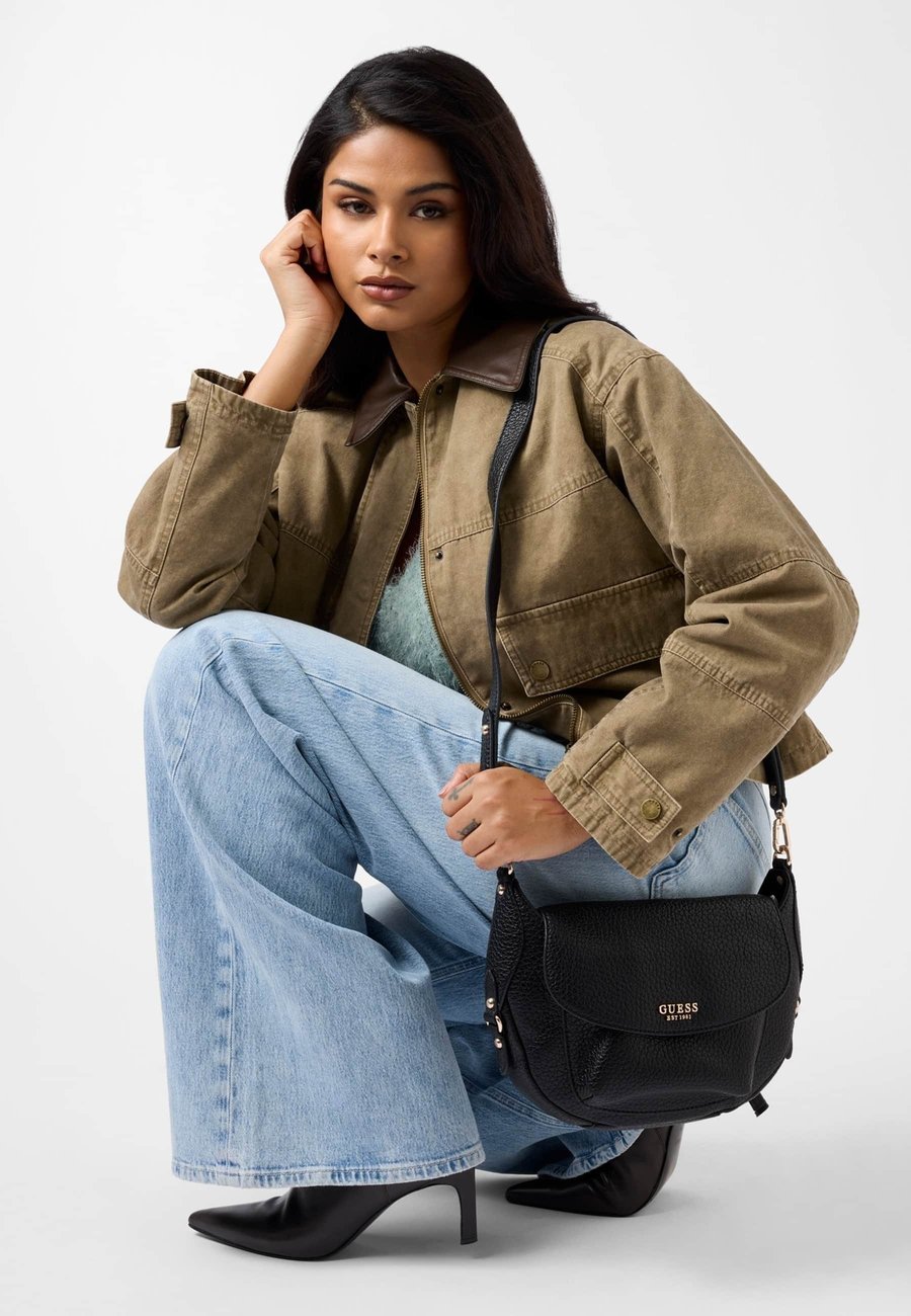 Сумка Guess MARSHA MINI , Schwarz/Black
Сумка Guess MARSHA MINI , Schwarz/Black