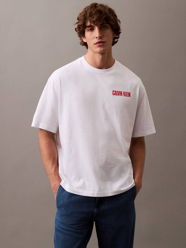 Хлопчатобумажная футболка свободного кроя с логотипом с коротким рукавом Calvin Klein, цвет Brilliant White
Хлопчатобумажная футболка свободного кроя с логотипом с коротким рукавом Calvin Klein, цвет Brilliant White