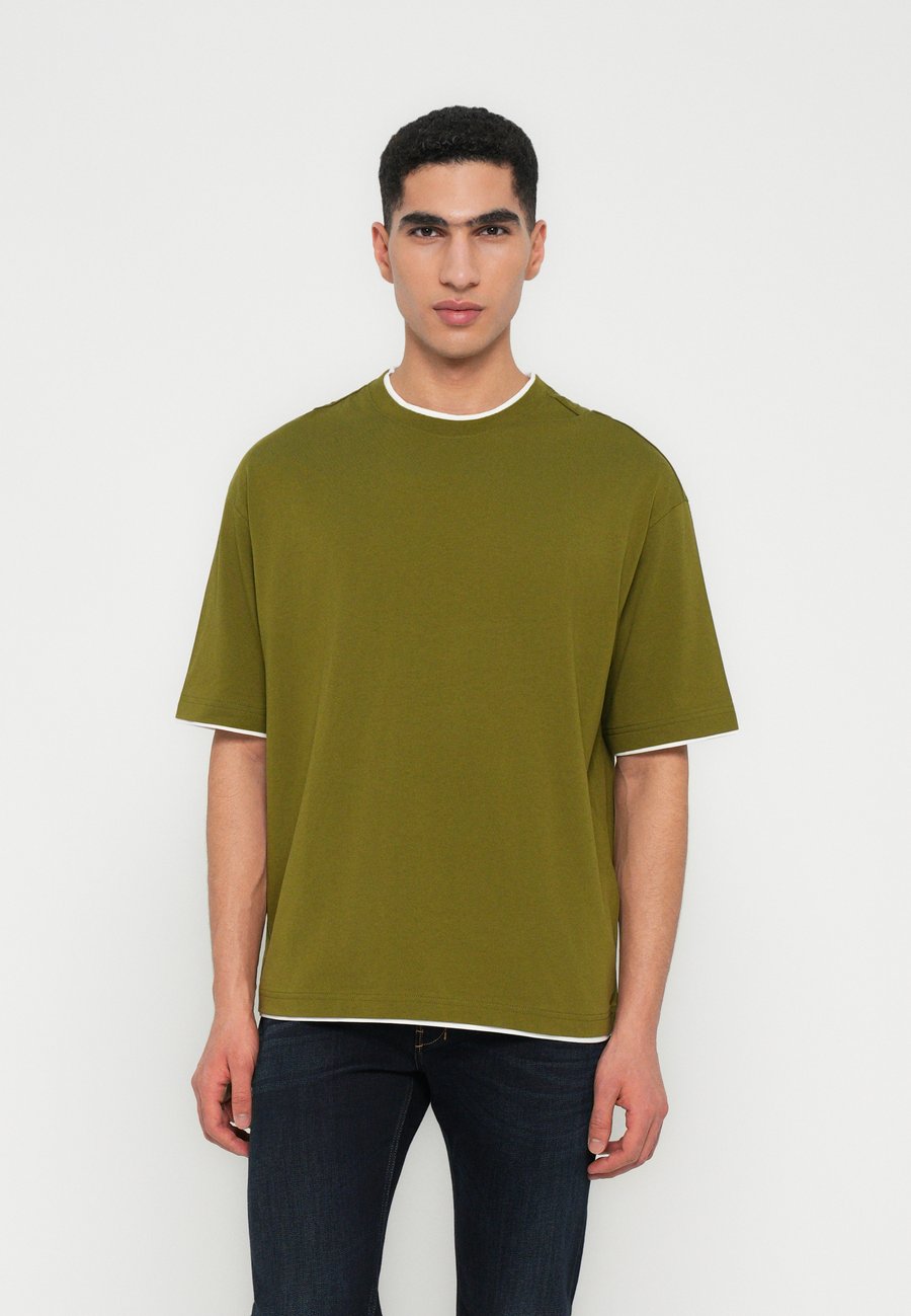Футболка Selected Homme SLHRELAXFELIX CONTRAST O NECK TEE, Avocado/Green, Зеленый, Футболка Selected Homme SLHRELAXFELIX CONTRAST O NECK TEE, Avocado/Green
Футболка Selected Homme SLHRELAXFELIX CONTRAST O NECK TEE, Avocado/Green, Зеленый, Футболка Selected Homme SLHRELAXFELIX CONTRAST O NECK TEE, Avocado/Green